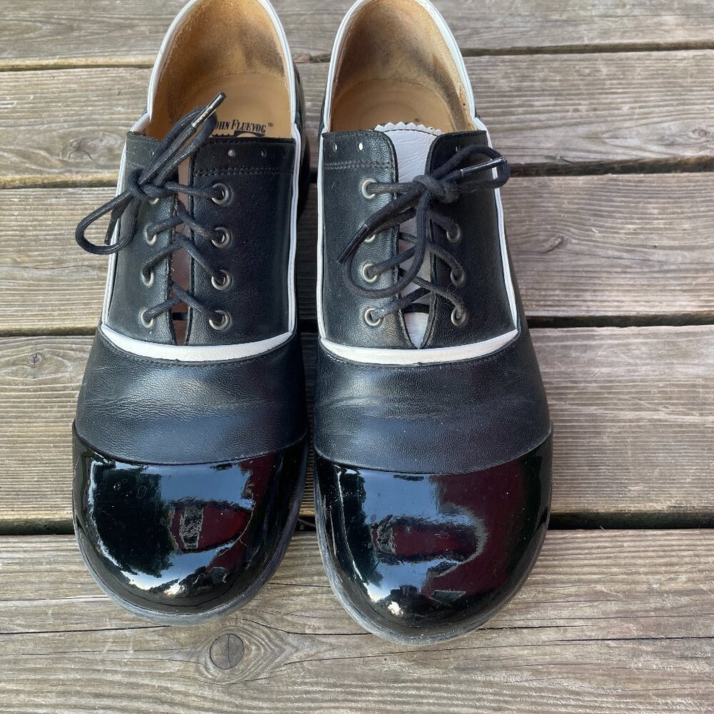 Fluevog Womens Size 8 Oxford Wingtips with Patent Leather Toe and Heel
